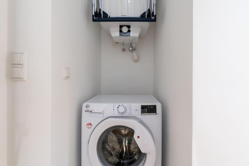 Pristine 1br Suite, Quick To By Hm