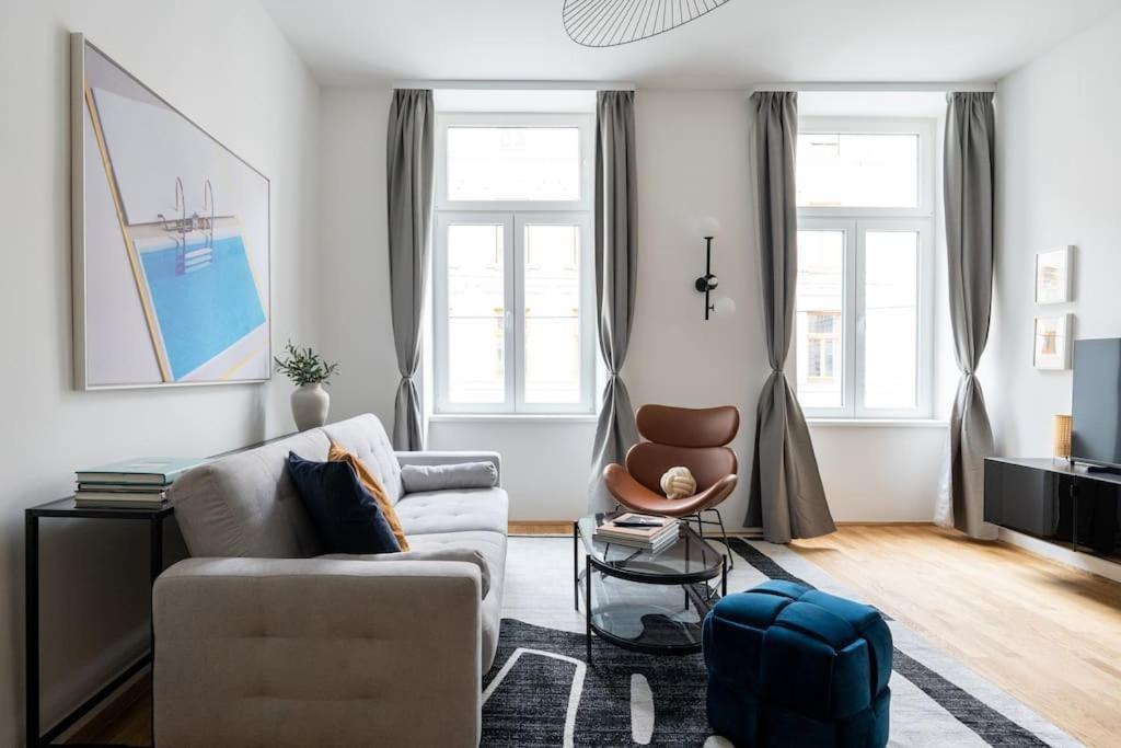 Pristine 1br Suite, Quick To By Hm Apartment